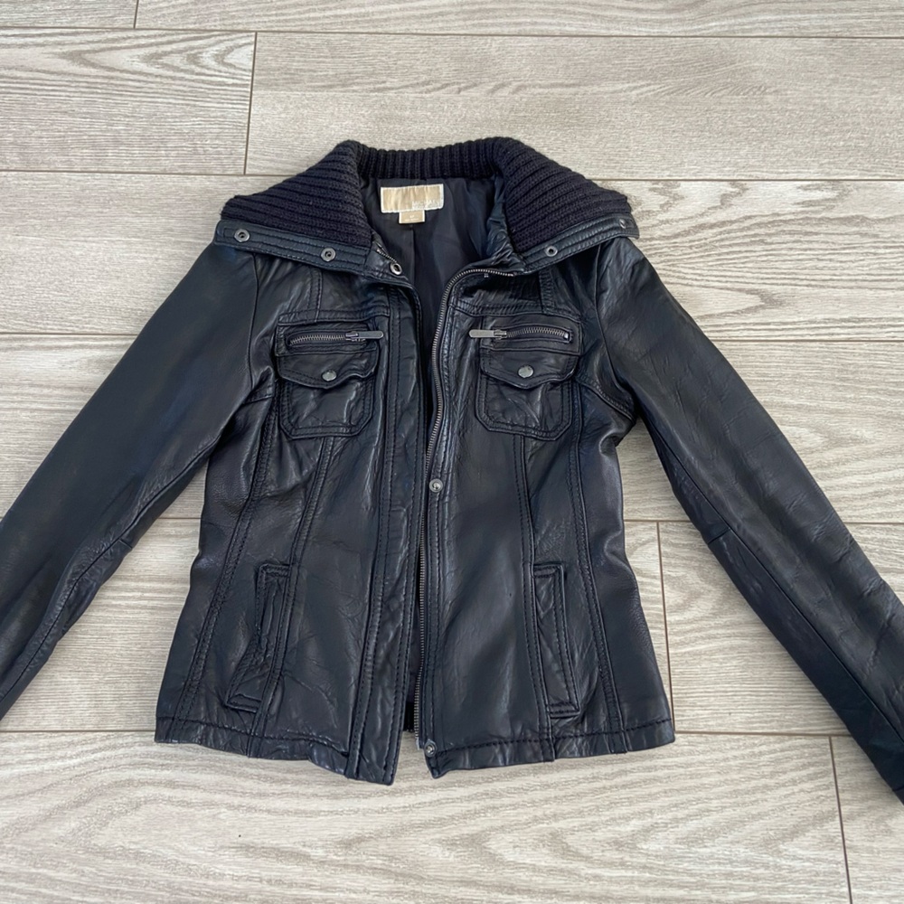 Michael Kors women’s leather jacket. Size: S.